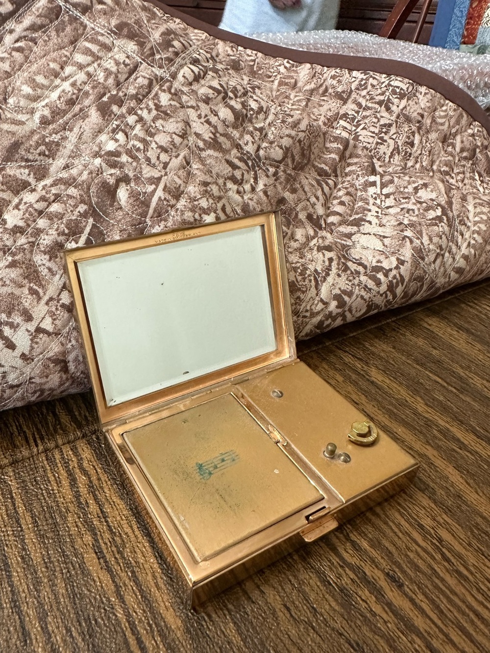 Antique Gold Compact Tablet Accessory Case with Mirror and Music Box
